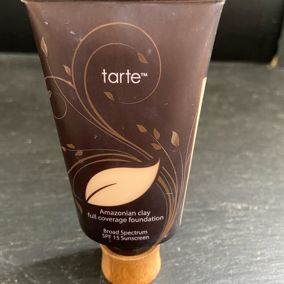 Tarte Amazonian Clay Foundation